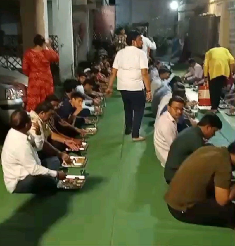 Mass community public feast lines